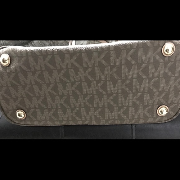 🎉 HP 🎉 Michael Kors Jet Set Large Top-zip Tote - Picture 6 of 7